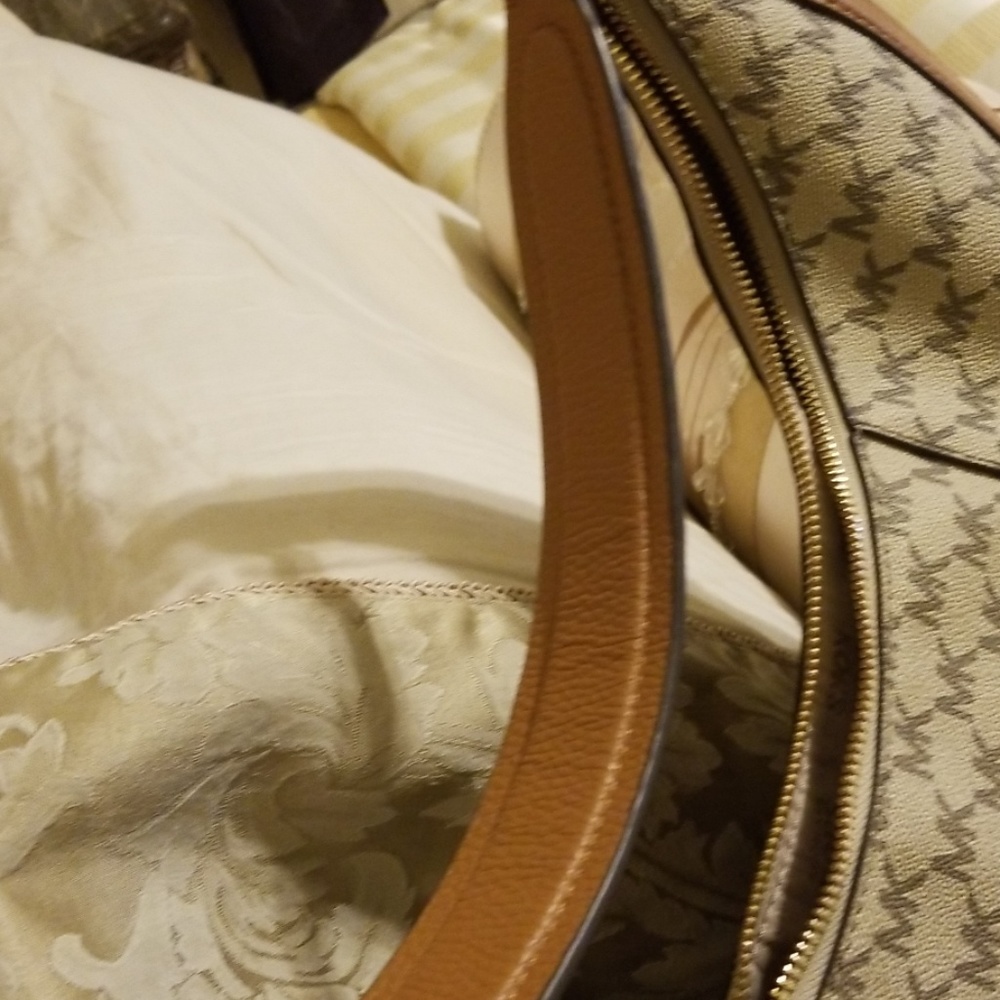 Handbag - Picture 3 of 5
